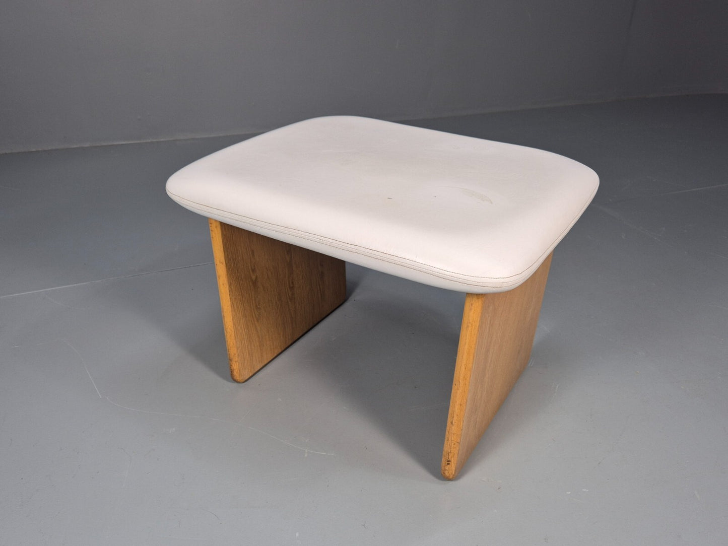Vintage Stag Furniture Stool White Vinyl and Oak 1970s Retro EB9749 MFOO - UKDK FURNITURE