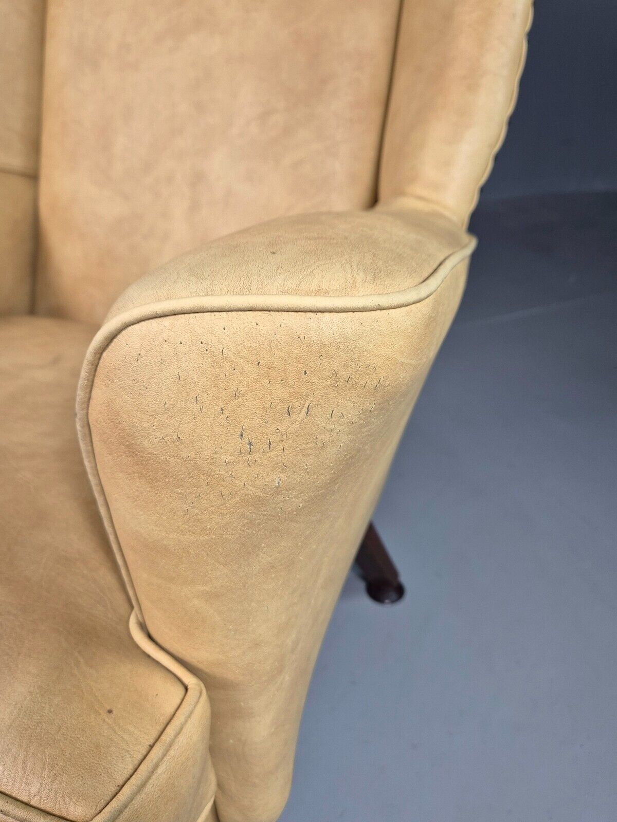 Vintage Wingback Lounge Chair Cream Vinyl Retro MCM 1950s EB6984 MNOR - UKDK FURNITURE