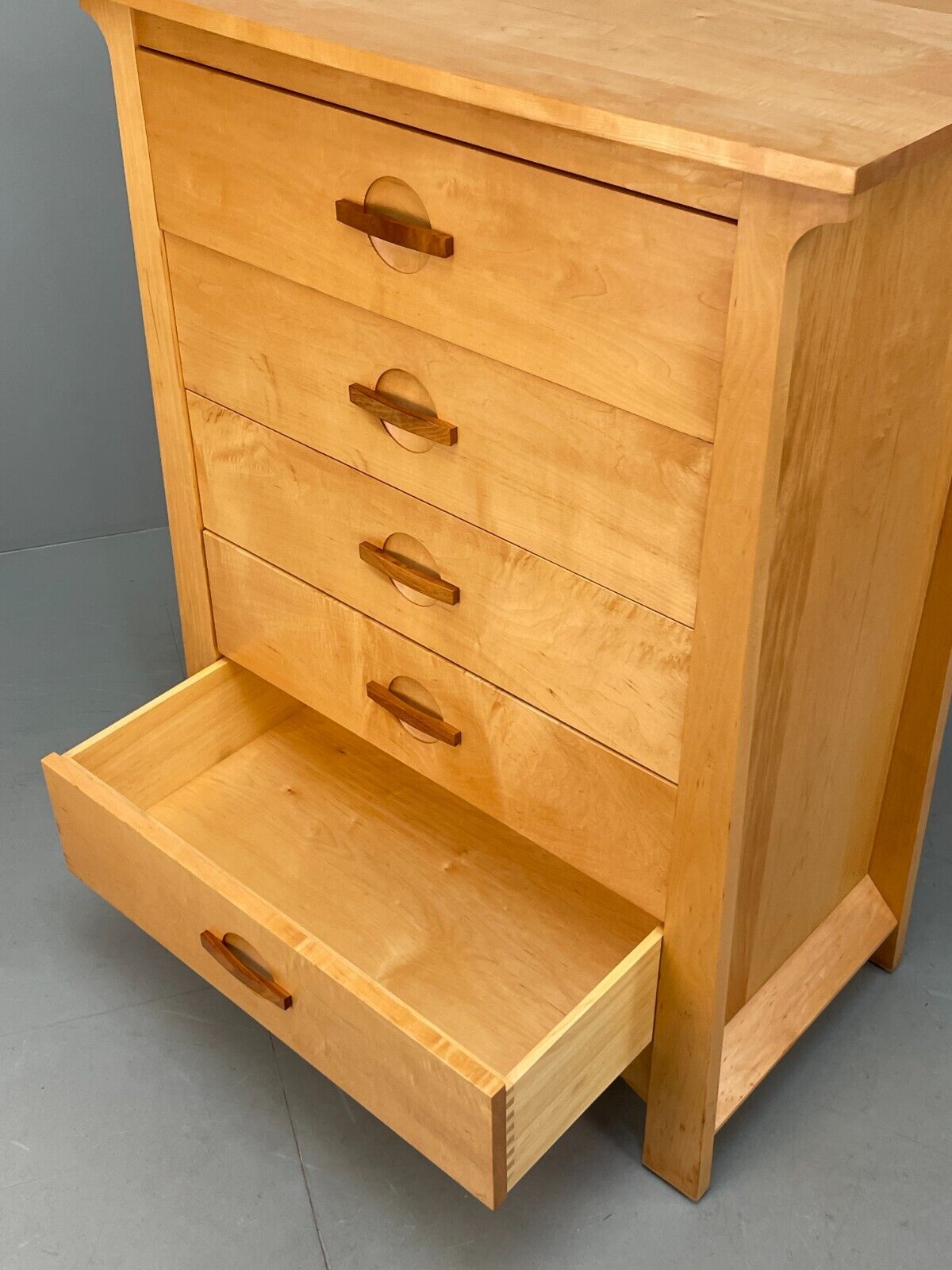 Modern Solid Chest Of Drawers Berkeley By Copeland EB9121 MWOO - UKDK FURNITURE
