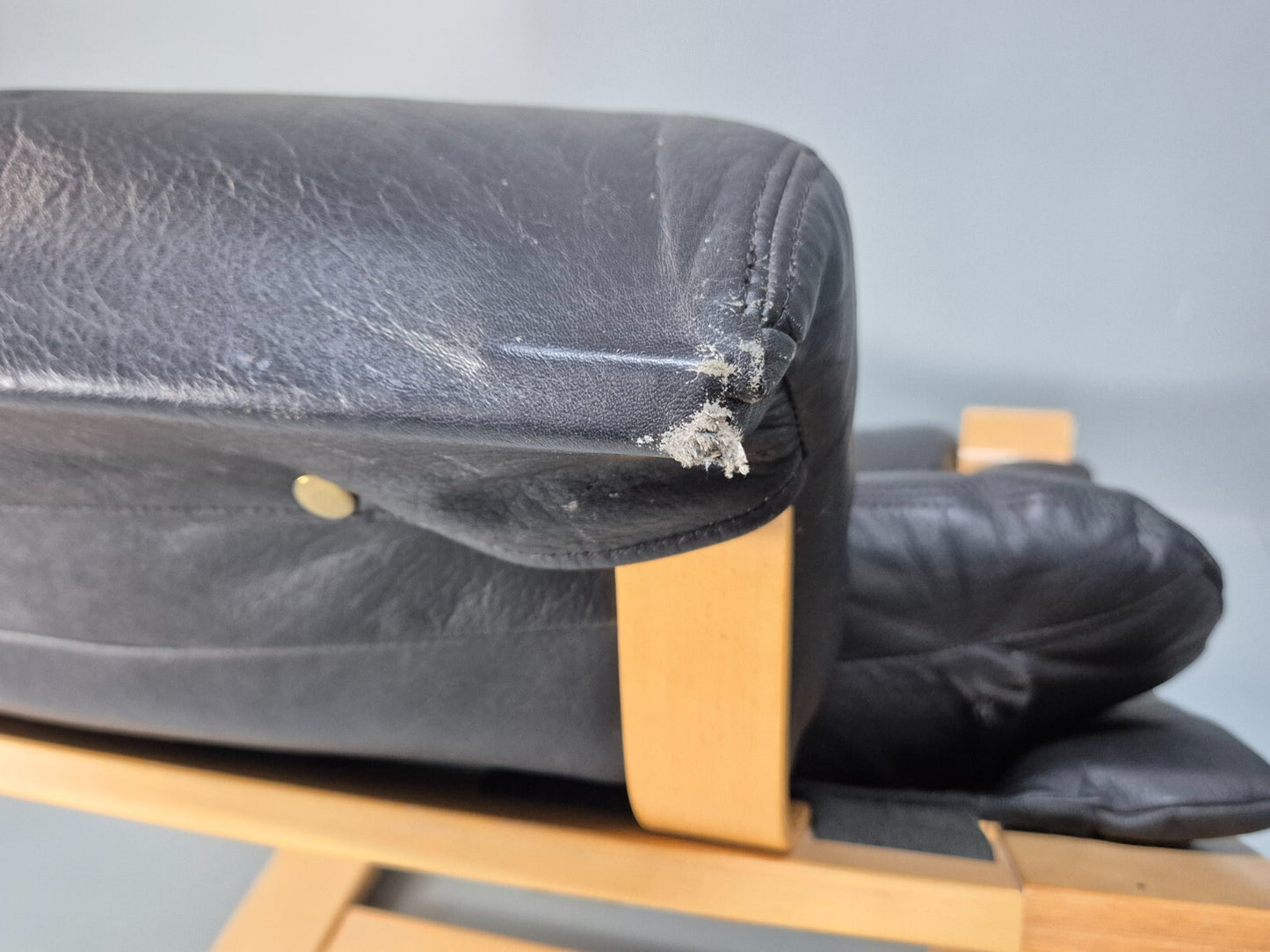 2 Kroken Leather Lounge Chairs, Ake Fribyter Design 1970s Retro MCM EB9295 MNOR - UKDK FURNITURE