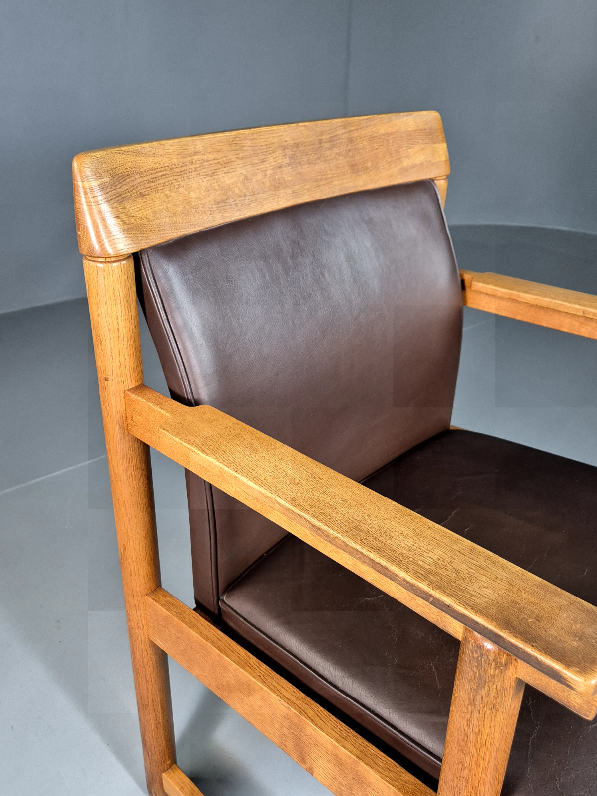 Vintage Scandinavian Elbow Chair Brown Leather Oak Frame Retro MCM EB7067 MNOR - UKDK FURNITURE