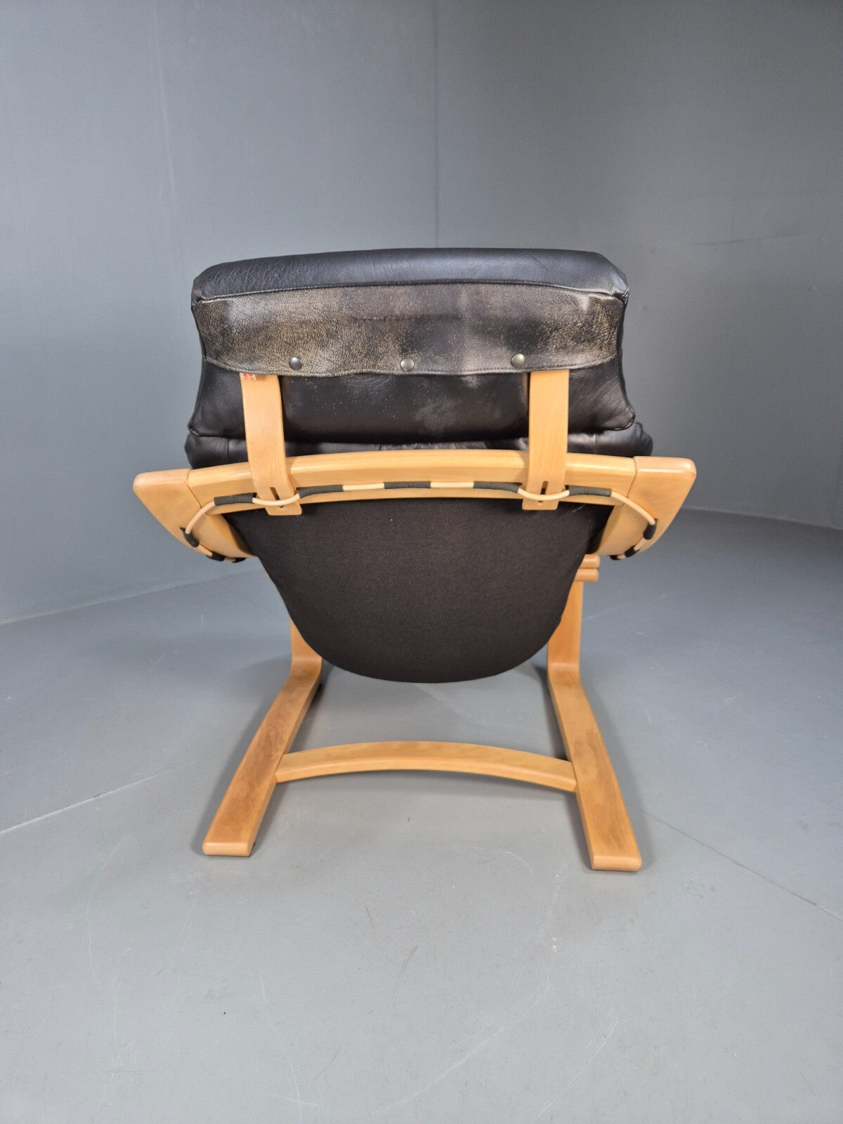 Vintage Skippers Apollo Chair Black Leather Bentwood Frame 1980s MCM EB9292 MBEN - UKDK FURNITURE