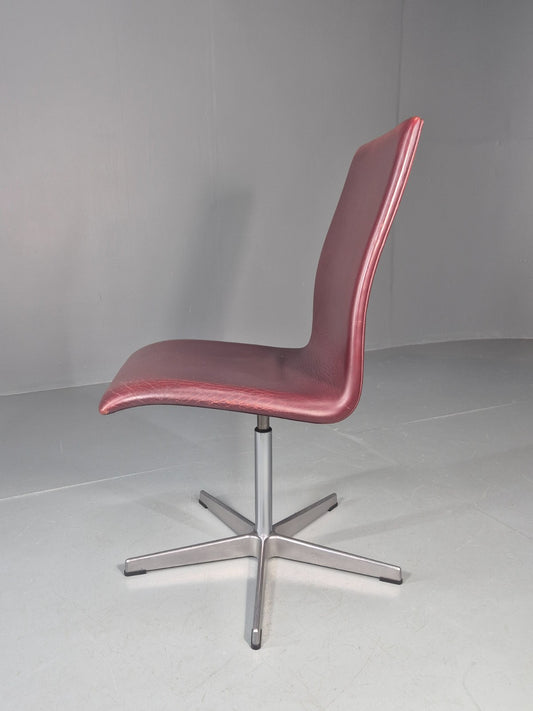 Vintage Fritz Hansen Oxford Chair Arne Jacobsen Design 2004 MCM EB11749 MSWI1