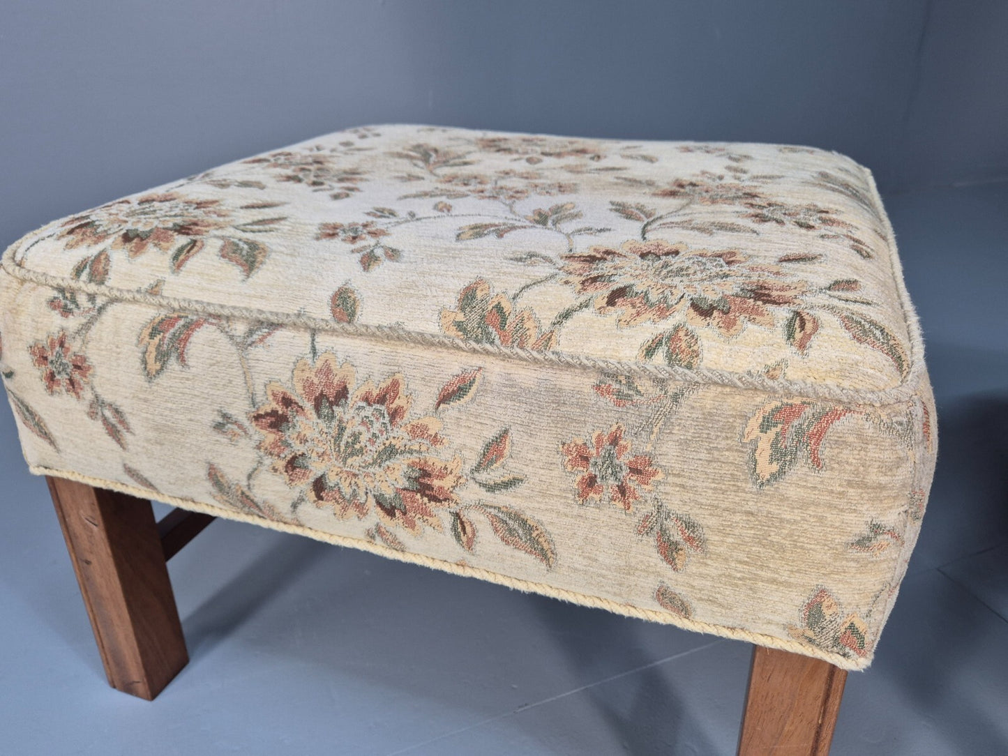 Vintage Goergian Style Wingback and Ottoman Floral Cotton 20th C EB9545 VCLO - UKDK FURNITURE