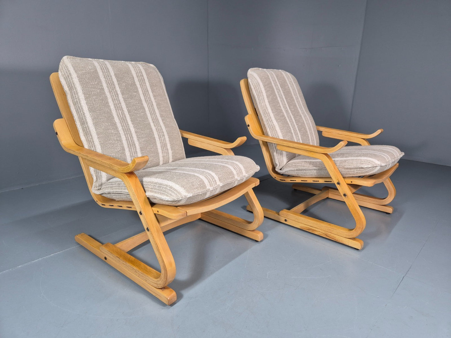 2 Mid Century Lounge Chairs New Upholstery Bentwood Vintage Danish EB10317 MBEN18