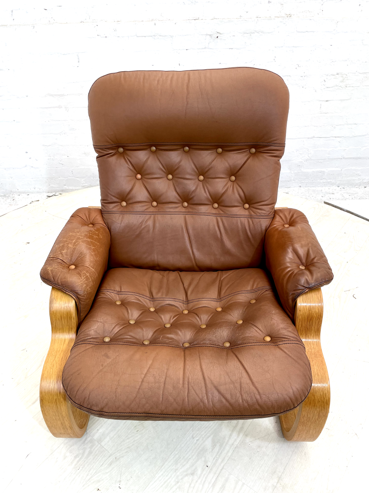 Vintage Danish Leather Lounge Chair, Bentwood Frame, Retro, MCM EB4391 MBEN - UKDK FURNITURE
