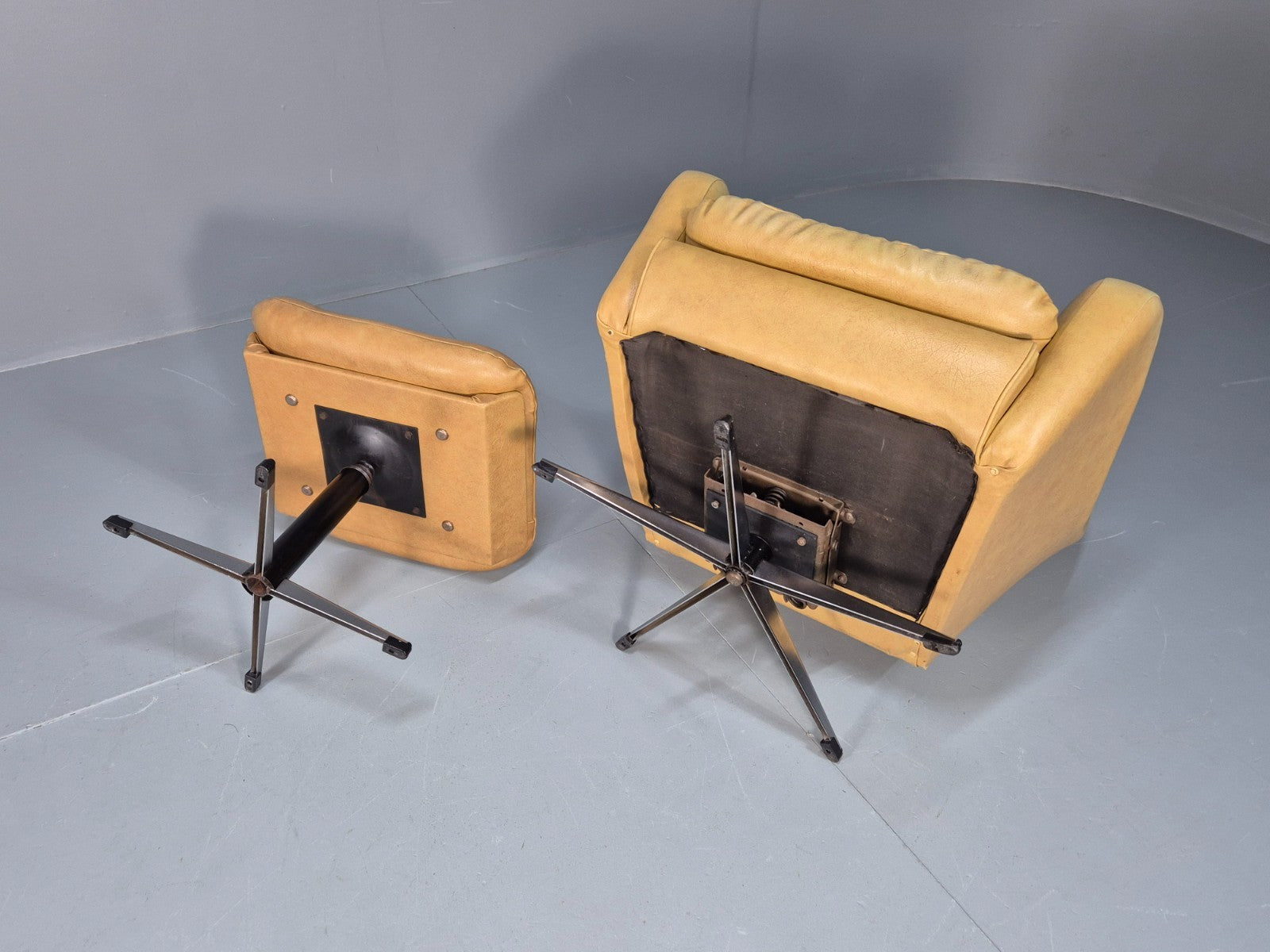 Mid Century Swivel Chair and Footstool Mustard Vinyl Vintage Retro  EB10693 MNOR12