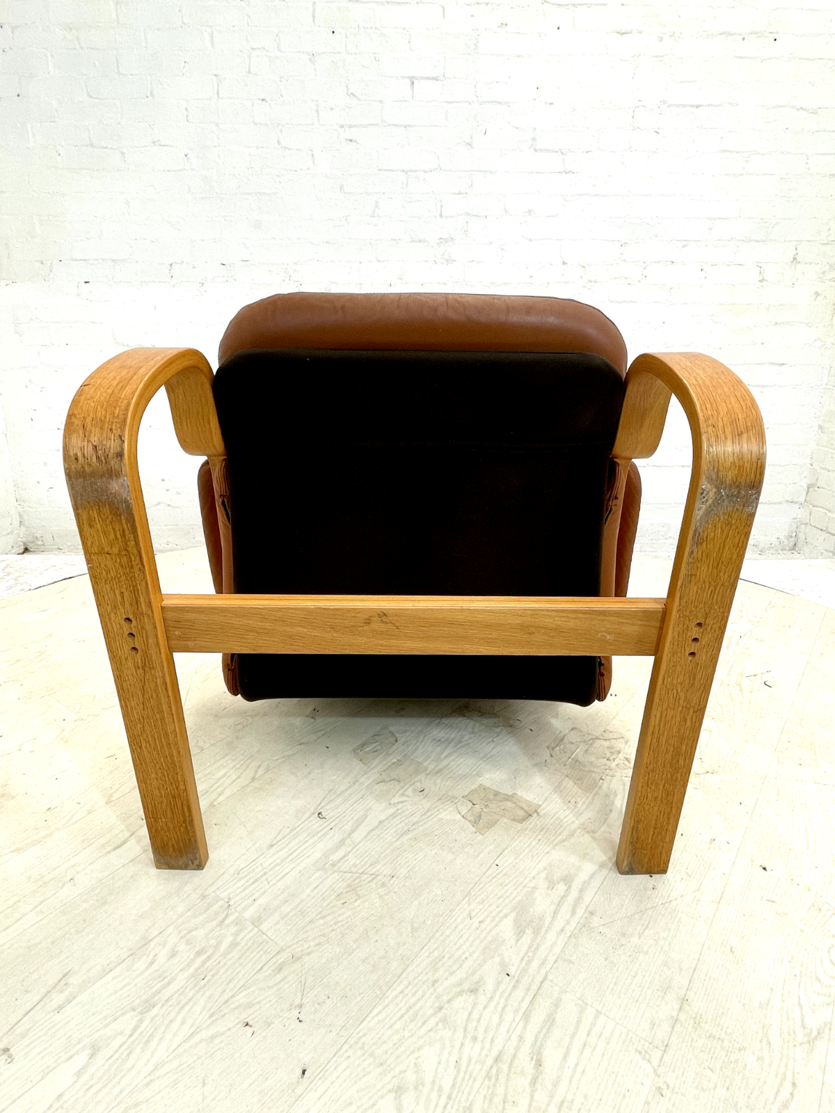 Vintage Danish Leather Lounge Chair, Bentwood Frame, Retro, MCM EB4391 MBEN - UKDK FURNITURE