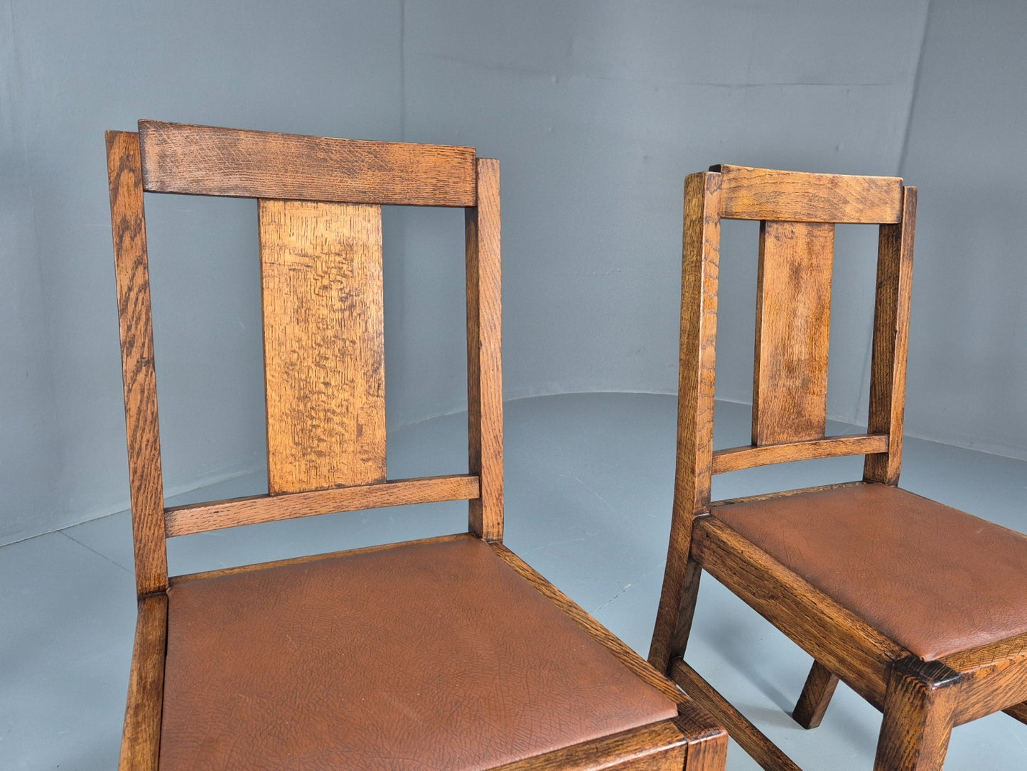 3 Arts and Crafts Heals style Oak Dining Chairs 1920s EB10695 VDIN3