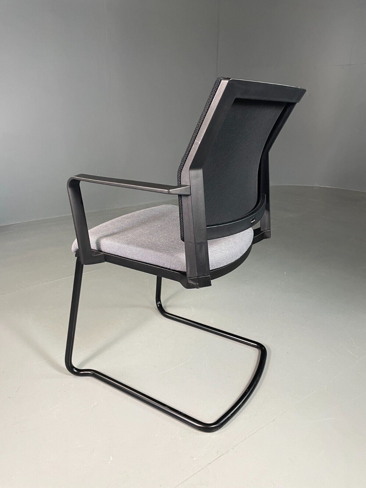 Vintage Task Chair Black and Grey Moventi Coz Cantilever EB6831 MNOR - UKDK FURNITURE