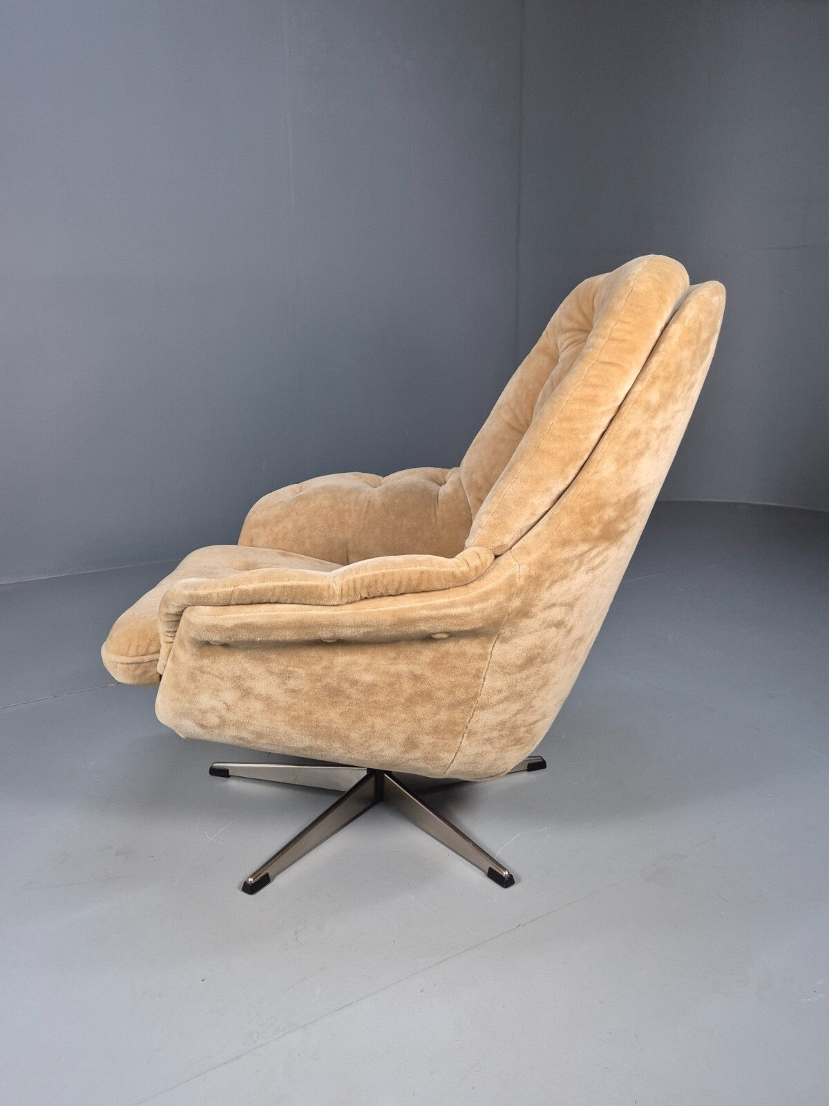 Vintage Swivel Chair Beige Velour 1970s Retro Danish Mid Century EB9313 MNOR - UKDK FURNITURE