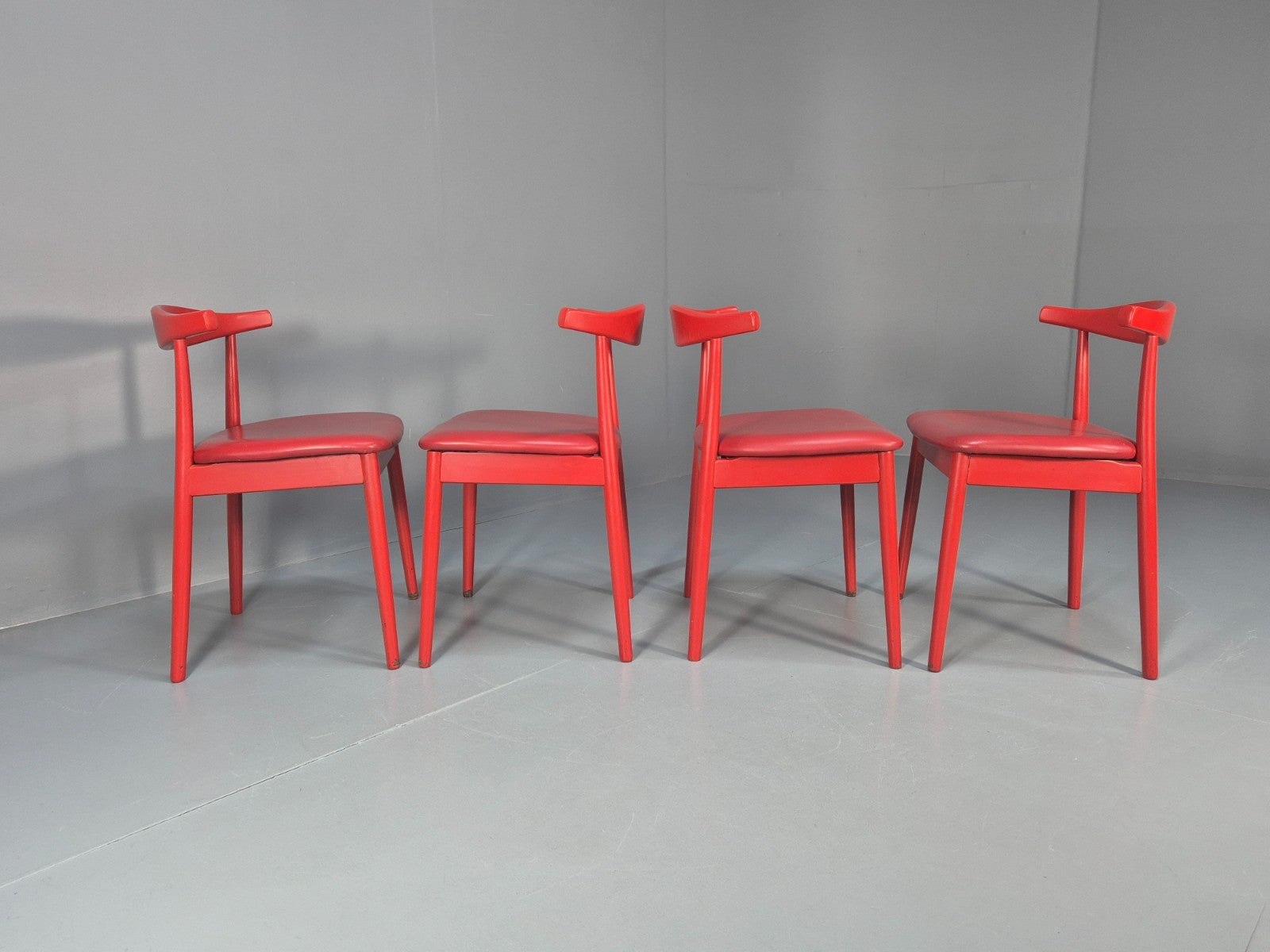 4 Danish Design Dining Chairs in Red Modern Version Wegner Inspired EB10619 MDIN7