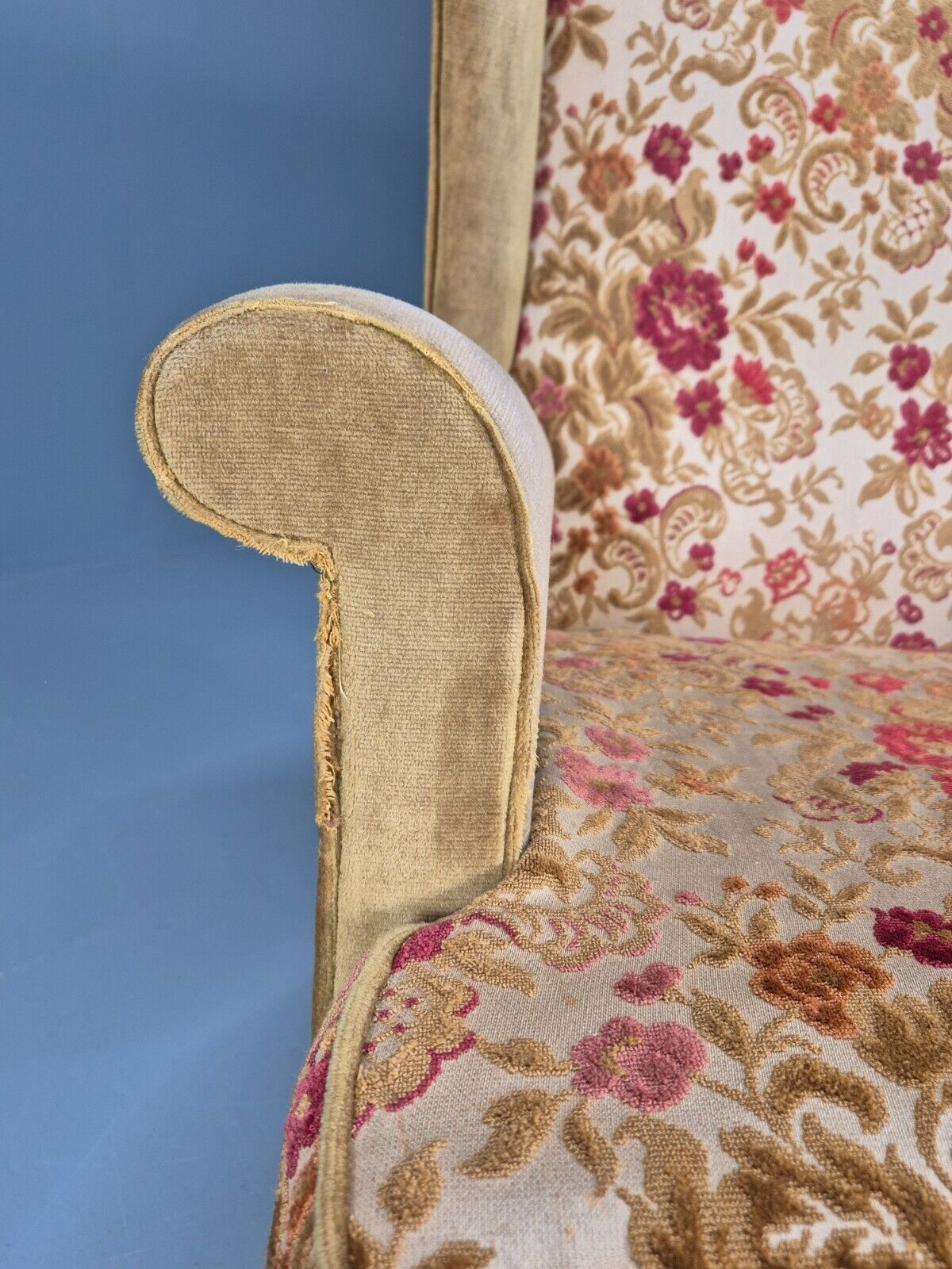 Vintage Wingback Lounge Chair Gold floral Velour Parker Knoll 1960s EB8918 VCLO - UKDK FURNITURE