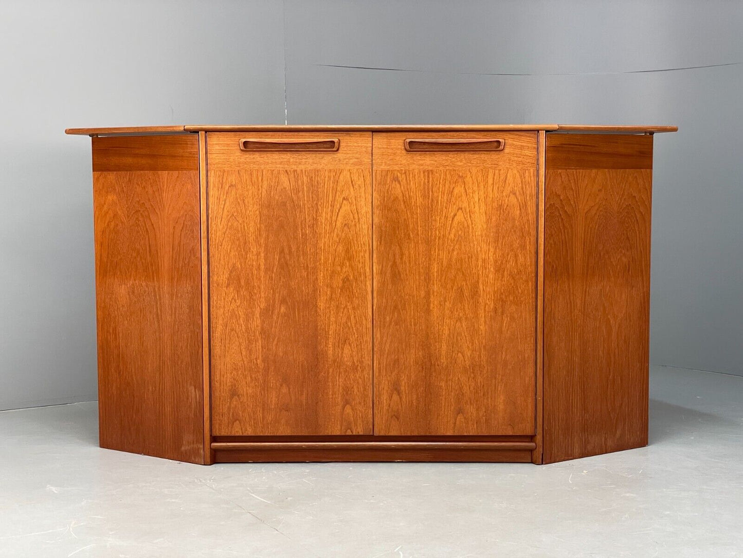 Vintage Teak Extending Home Drinks Bar By Reeds Furniture Shelving EB9119 MWOO - UKDK FURNITURE
