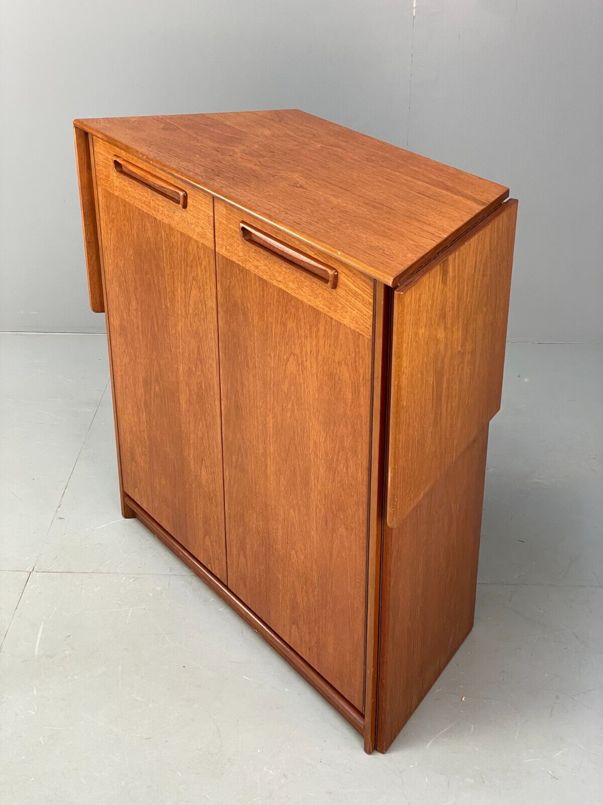 Vintage Teak Extending Home Drinks Bar By Reeds Furniture Shelving EB9119 MWOO - UKDK FURNITURE
