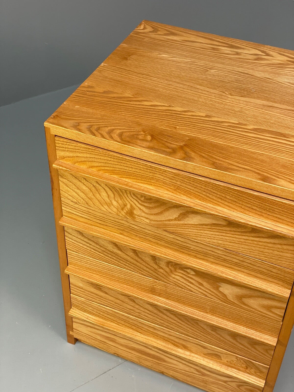 Solid Ash Chest Of Drawers With Mid Century Styled Handles EB9725 MWOO - UKDK FURNITURE