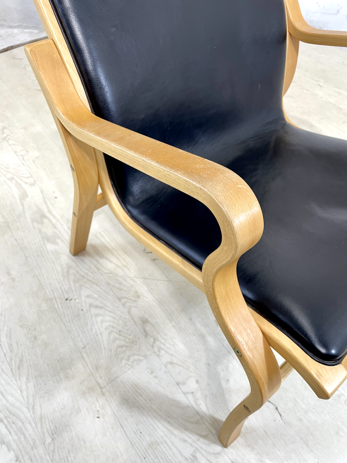 Vintage Danish Leather and Bentwood Lounge Chair, Retro, MCM, EB4444 MBEN - UKDK FURNITURE