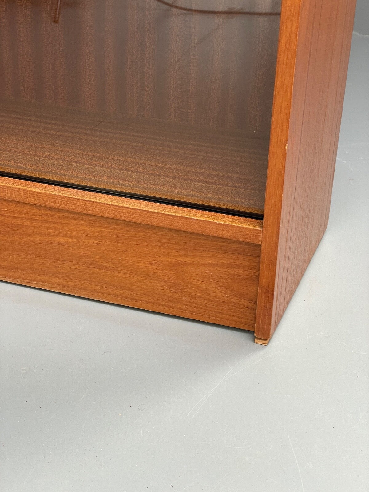 1970s Teak Shelving Unit Glass Doors And Cupboard Retro Bookcase EB8165 MWOO - UKDK FURNITURE