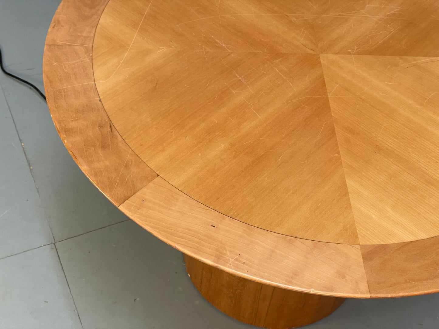 Circular Maple Coffee Table Height Adjustable Art Deco Themed Modern EB9439 MWOO - UKDK FURNITURE