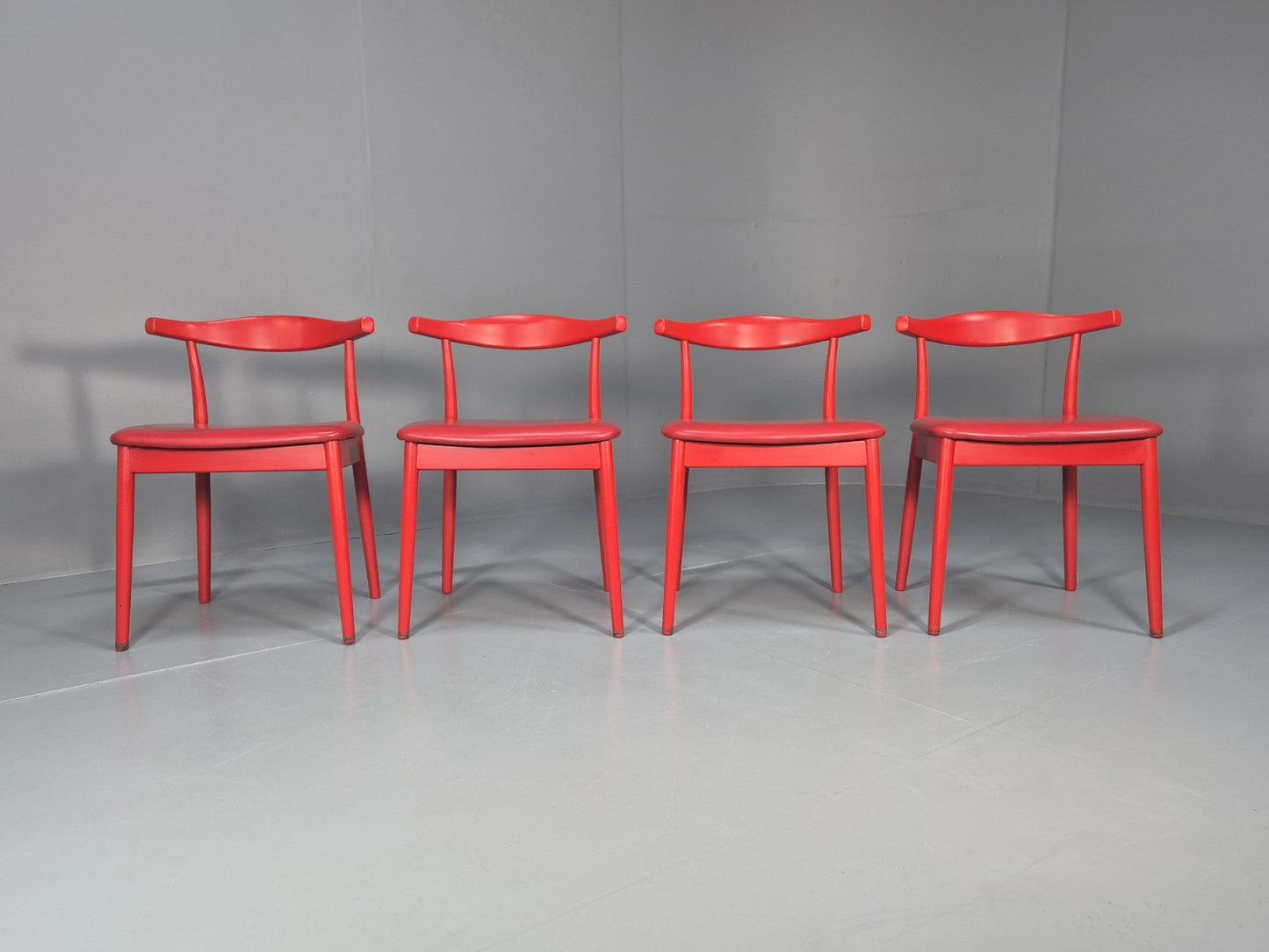 4 Danish Design Dining Chairs in Red Modern Version Wegner Inspired EB10619 MDIN3