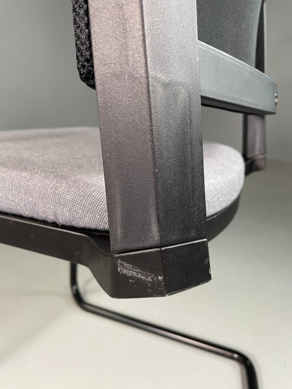 Vintage Task Chair Black and Grey Moventi Coz Cantilever EB6831 MNOR - UKDK FURNITURE