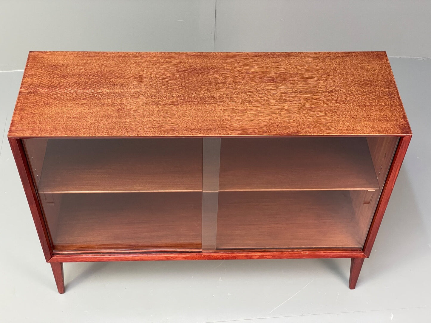 Vintage 1960s Oak Bookcase Red Stained Glazed Front Adjustable Shelf EB9763 MWOO - UKDK FURNITURE