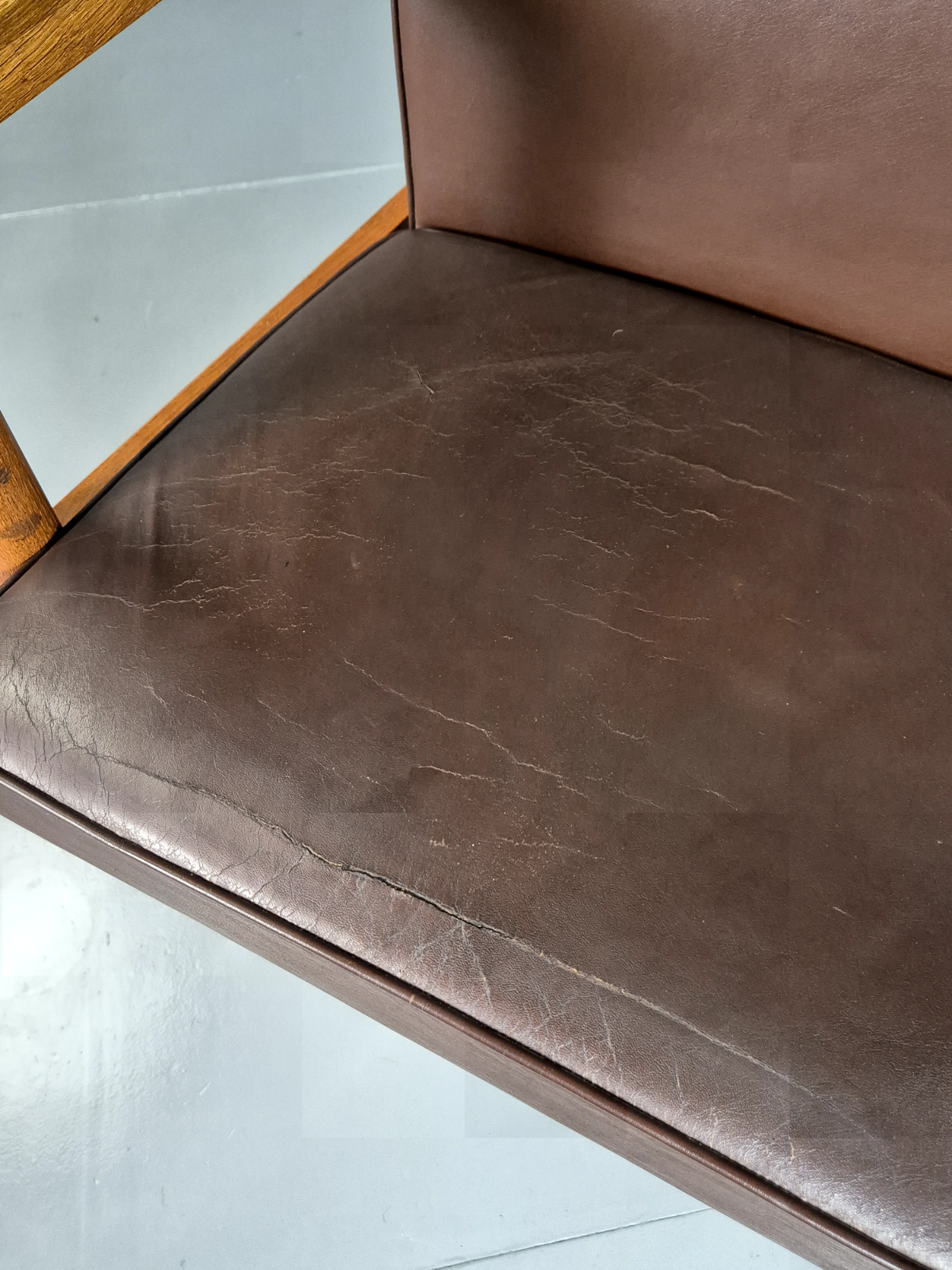 Vintage Scandinavian Elbow Chair Brown Leather Oak Frame Retro MCM EB7067 MNOR - UKDK FURNITURE