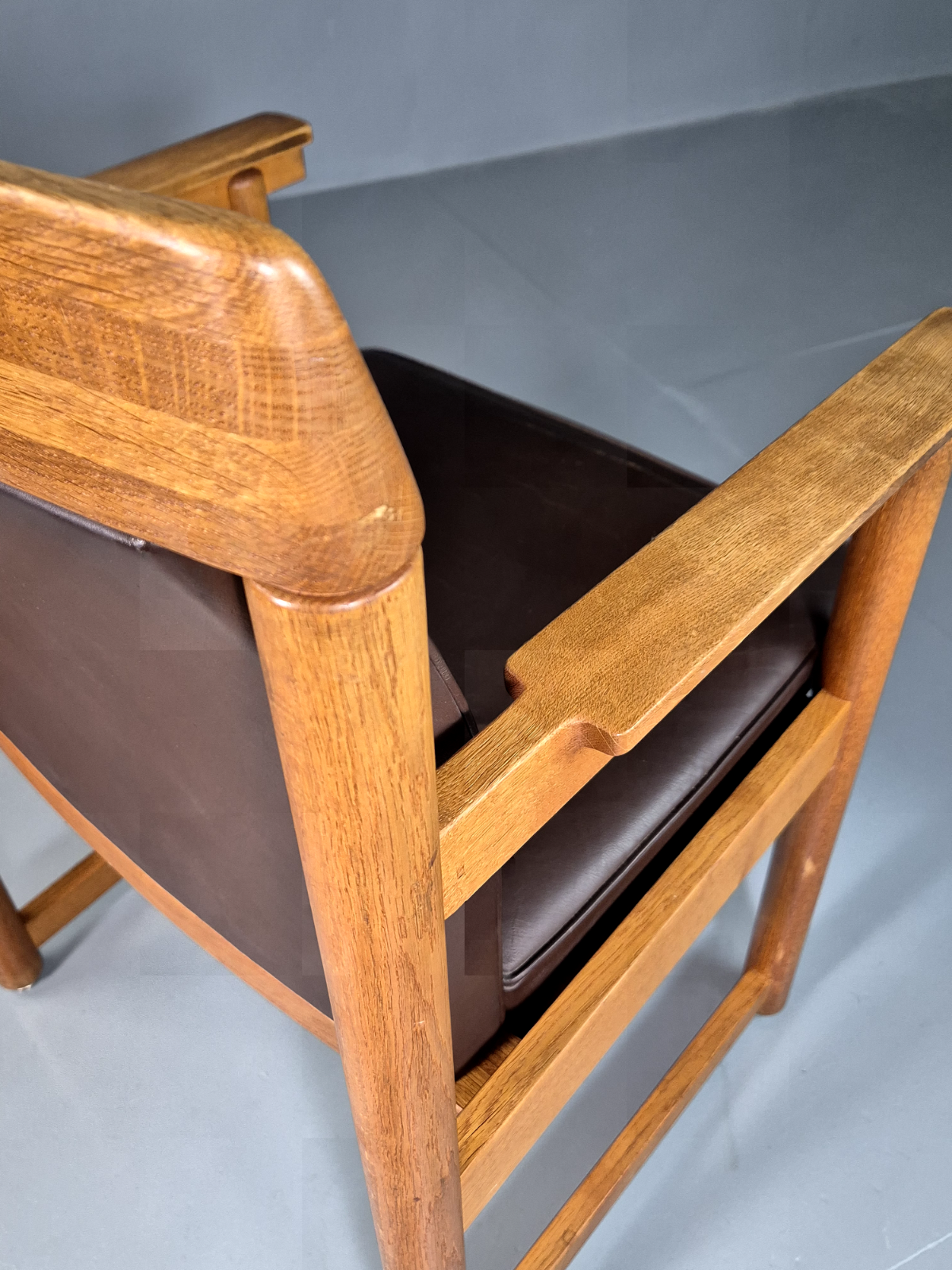 Vintage Scandinavian Elbow Chair Brown Leather Oak Frame Retro MCM EB7067 MNOR - UKDK FURNITURE