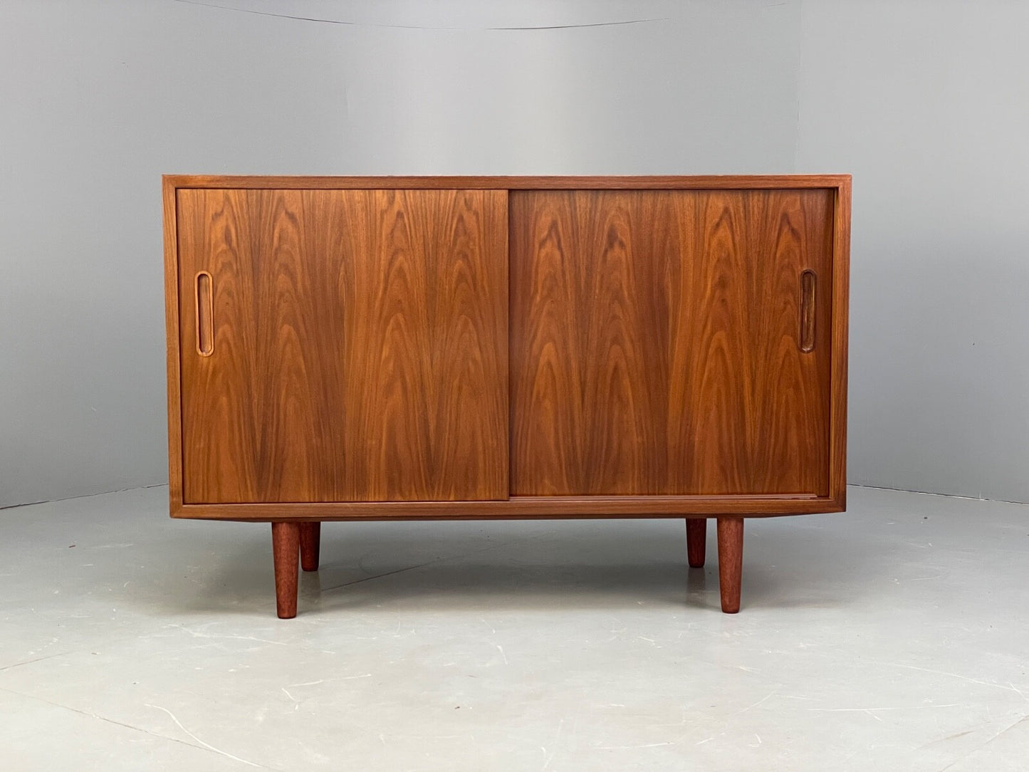 Vintage Danish Compact Sideboard By Hundevad Shelving Retro 1970s EB9442 MWOO - UKDK FURNITURE