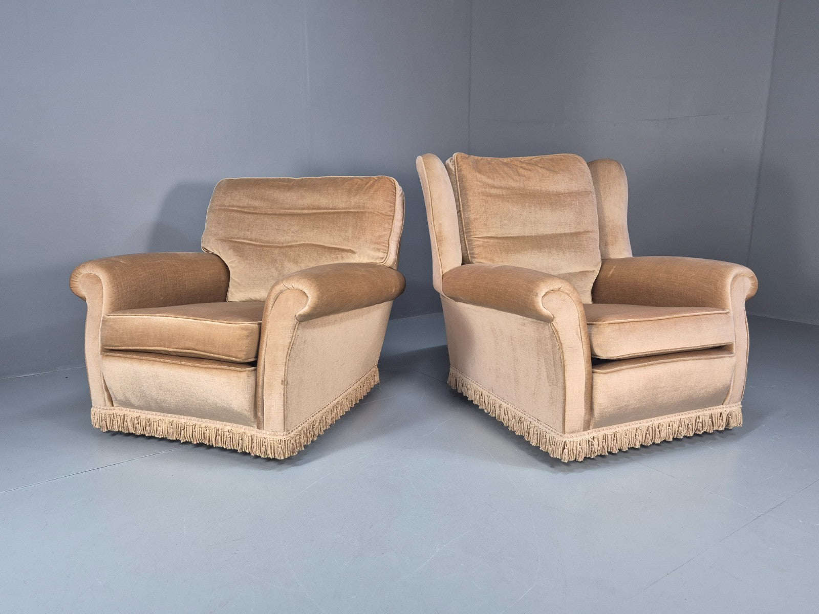 1970s Luxury Lounge Chairs Lowback and Wingback Gold Velour Retro  EB10631 VCLO0