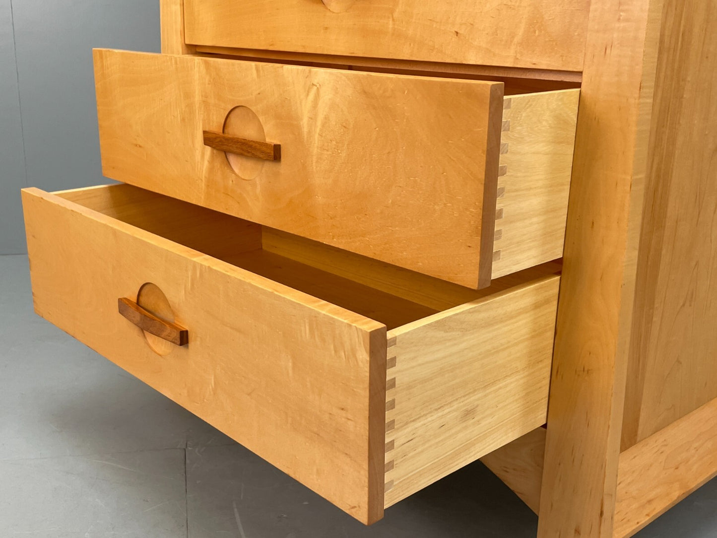 Modern Solid Chest Of Drawers Berkeley By Copeland EB9121 MWOO - UKDK FURNITURE