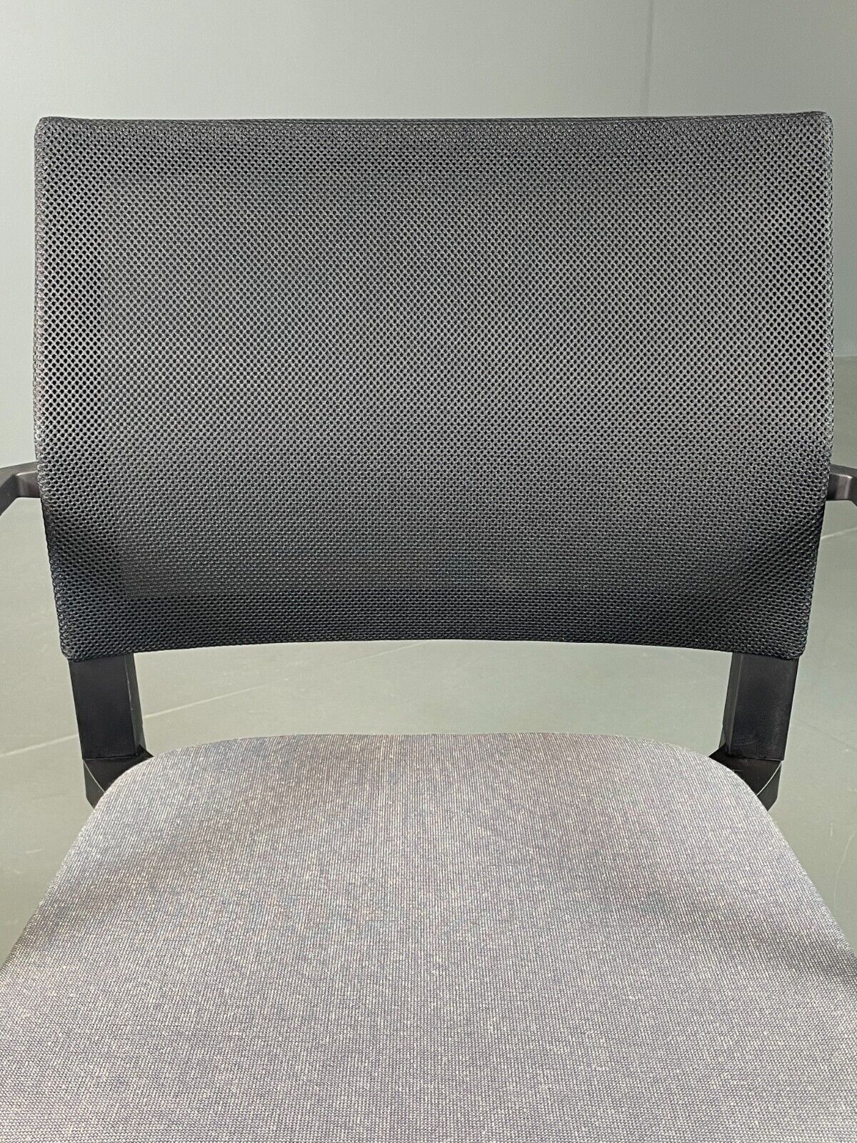 Vintage Task Chair Black and Grey Moventi Coz Cantilever EB6831 MNOR - UKDK FURNITURE