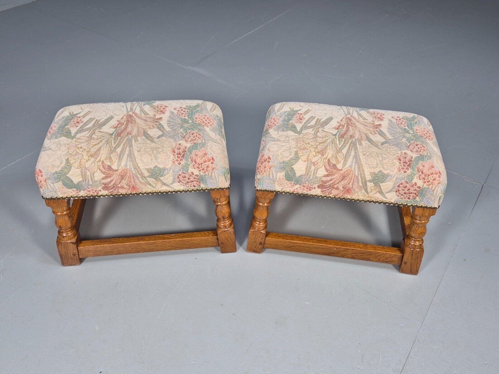 2 Vintage Footstools Floral Cotton Light Oak Antique Style 32 cmEB9153 VWOO - UKDK FURNITURE
