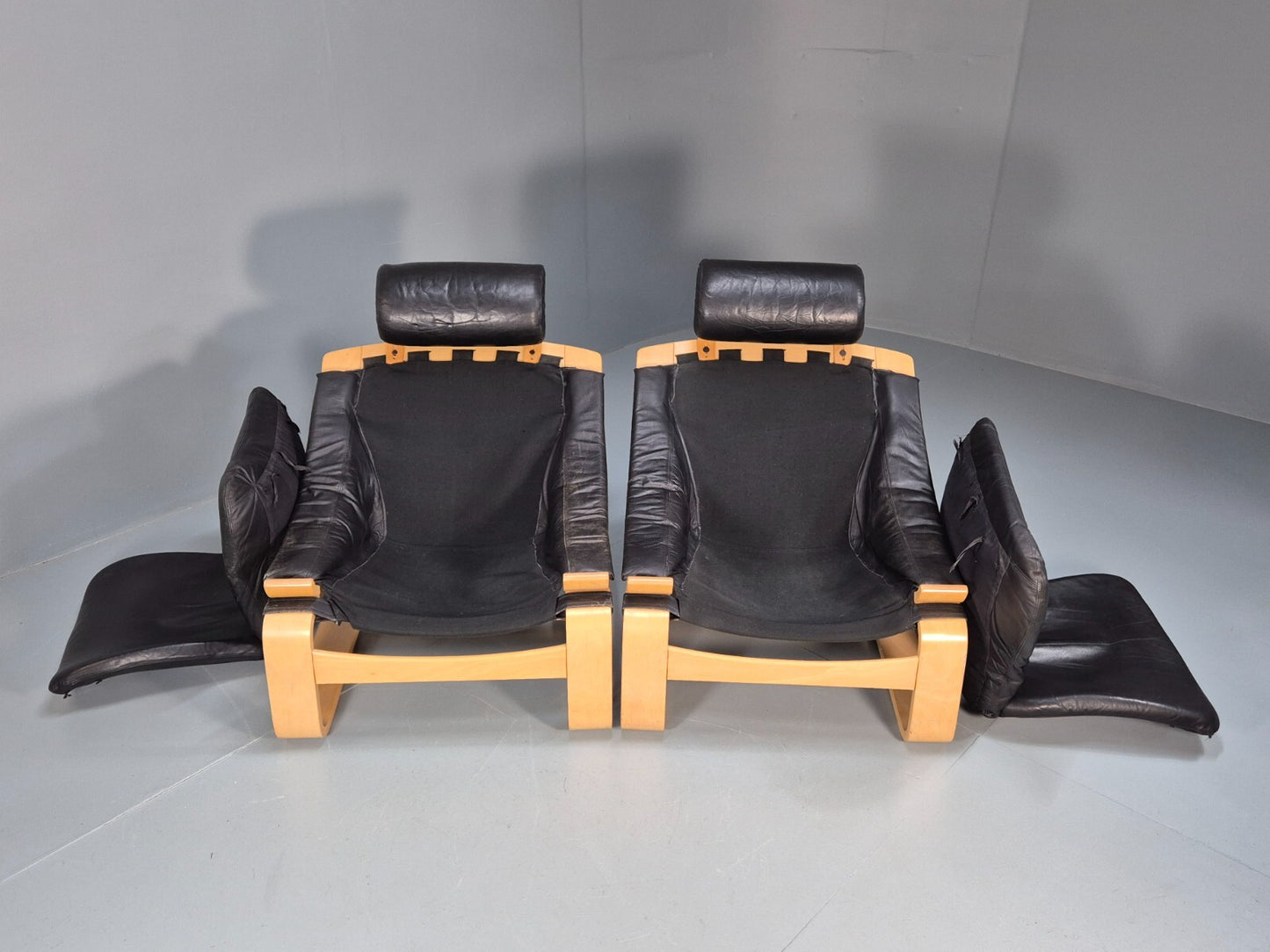 2 Kroken Leather Lounge Chairs, Ake Fribyter Design 1970s Retro MCM EB9295 MNOR - UKDK FURNITURE