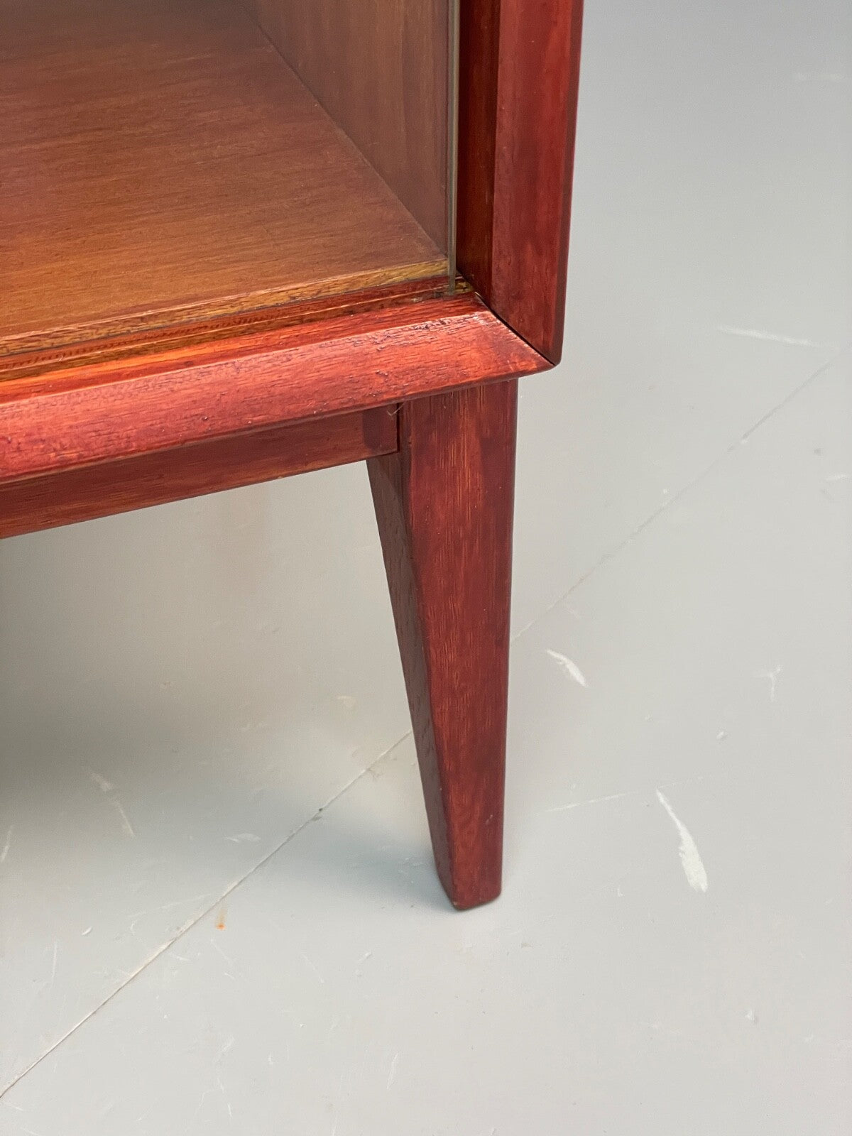 Vintage 1960s Oak Bookcase Red Stained Glazed Front Adjustable Shelf EB9763 MWOO - UKDK FURNITURE