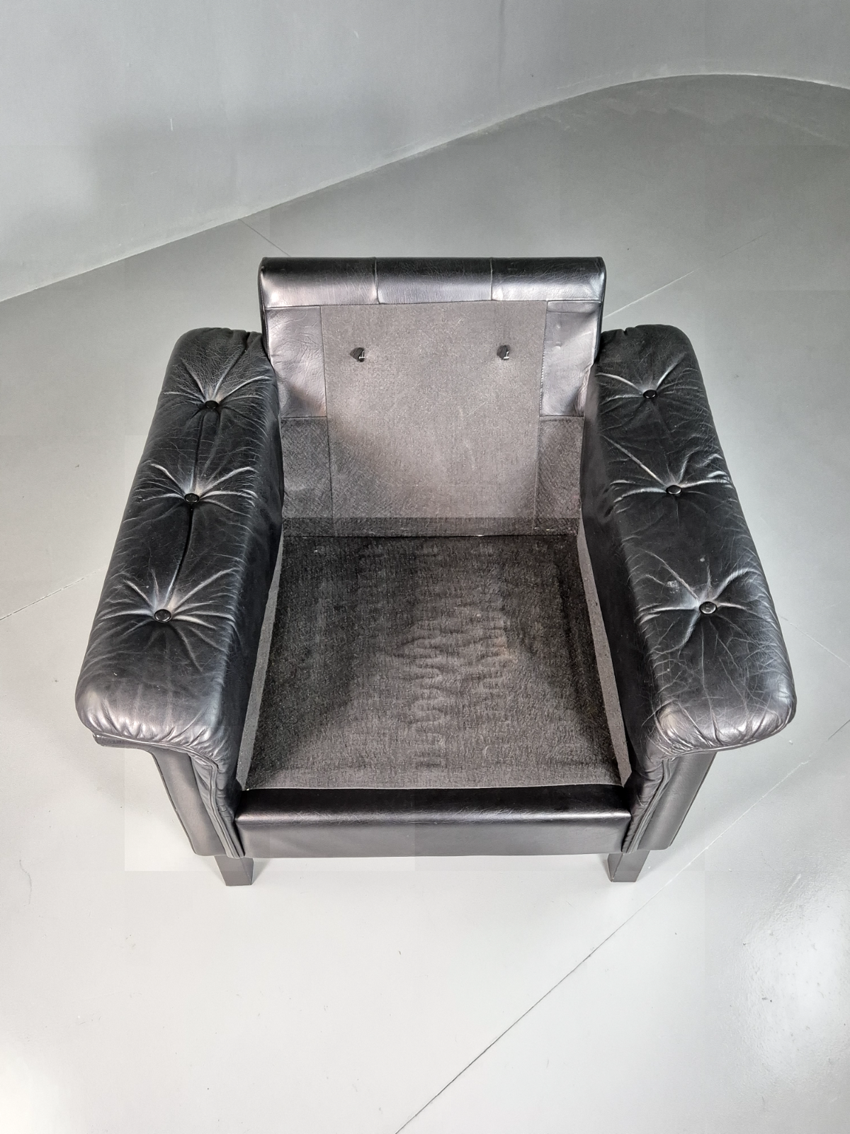 Vintage Danish Lounge Chair Black Leather Buttoned Retro MCM 1980s EB7081 MNOR - UKDK FURNITURE