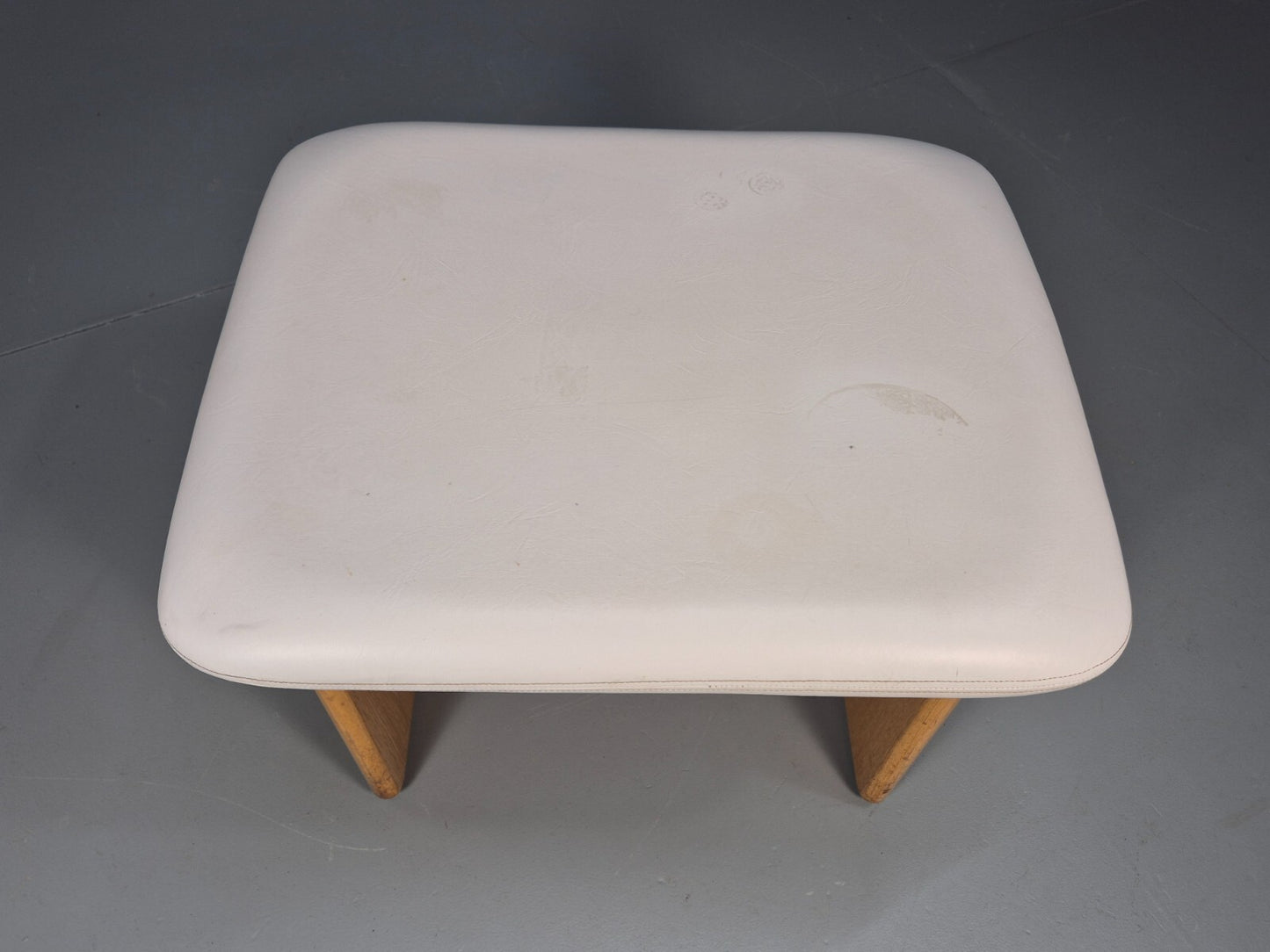 Vintage Stag Furniture Stool White Vinyl and Oak 1970s Retro EB9749 MFOO - UKDK FURNITURE