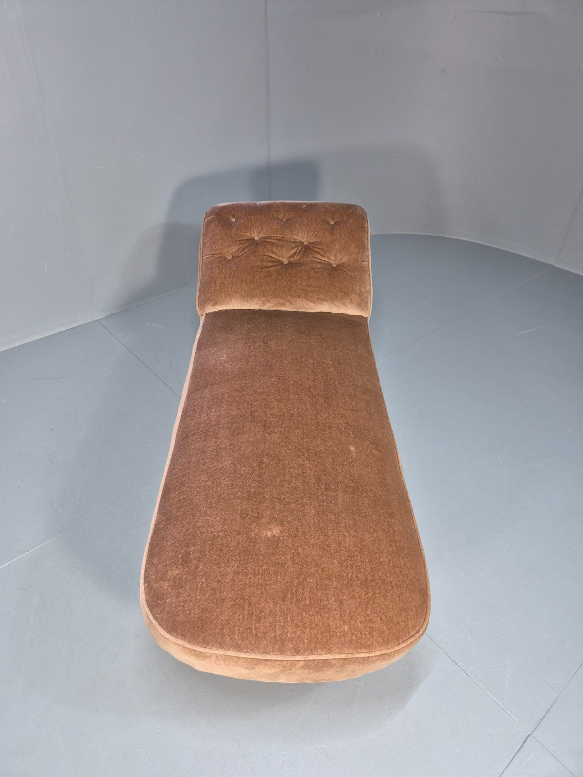 Antique Chaise Lounge Edwardian Peach Velour Turned Oak Legs 1900s EB10705 VCHA10