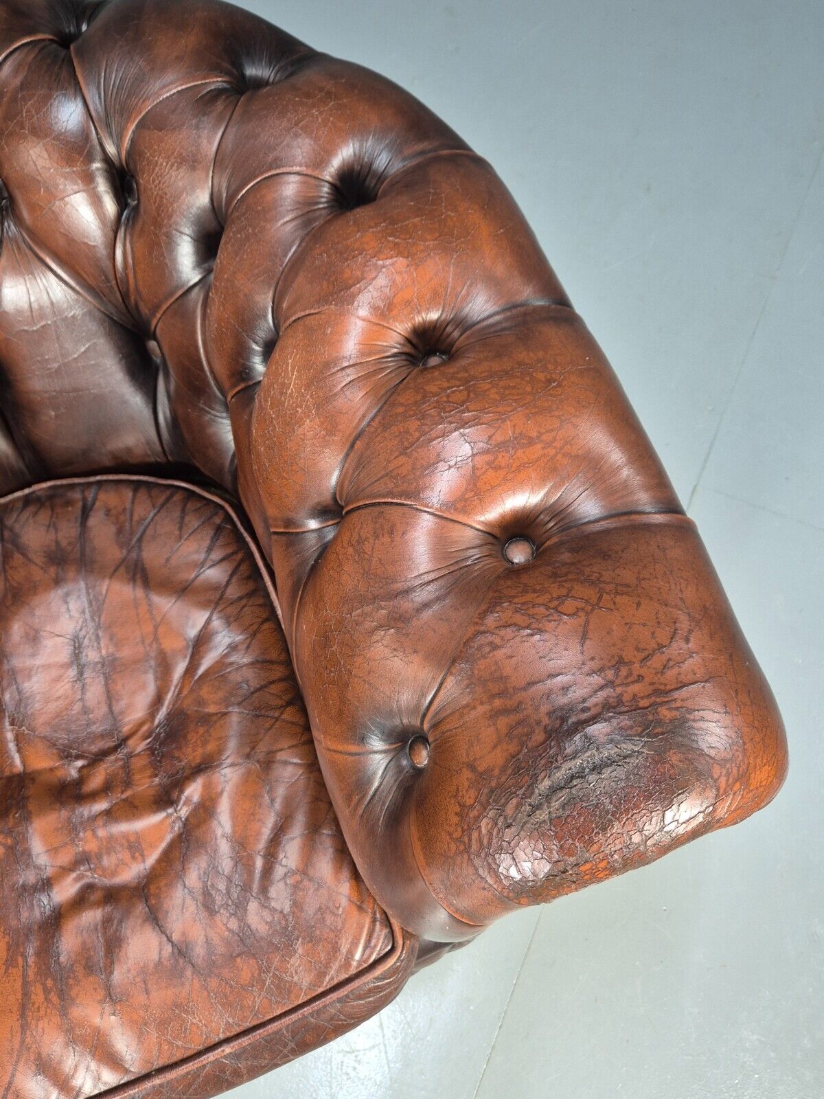 Vintage Chesterfield Club Chair Brown Deep Buttoned Leather EB8520 VLEA - UKDK FURNITURE