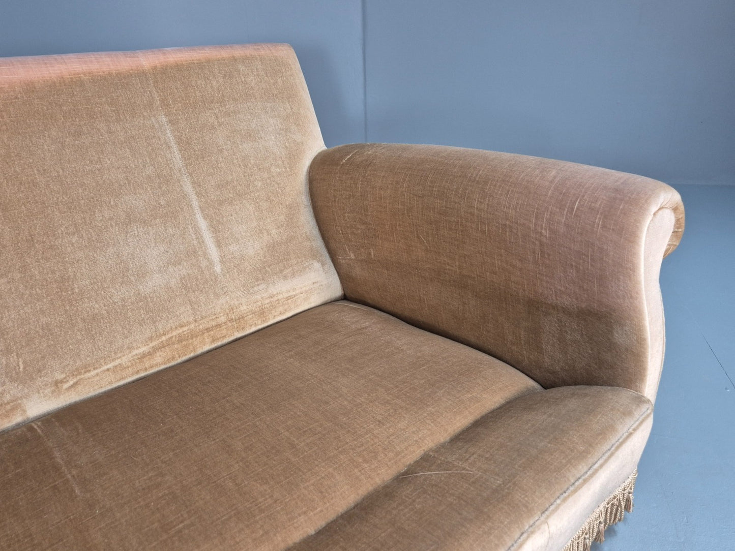 1970s Gold Velour Luxury Three Seater Settee tassels Retro   EB10632 V3SS10