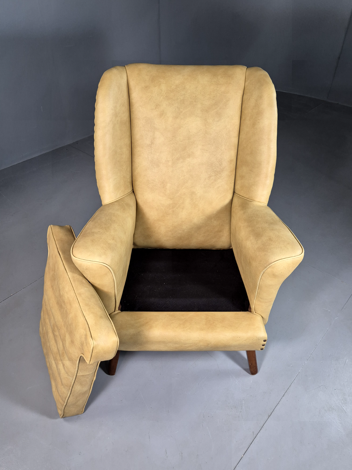 Vintage Wingback Lounge Chair Cream Vinyl Retro MCM 1950s EB6984 MNOR - UKDK FURNITURE