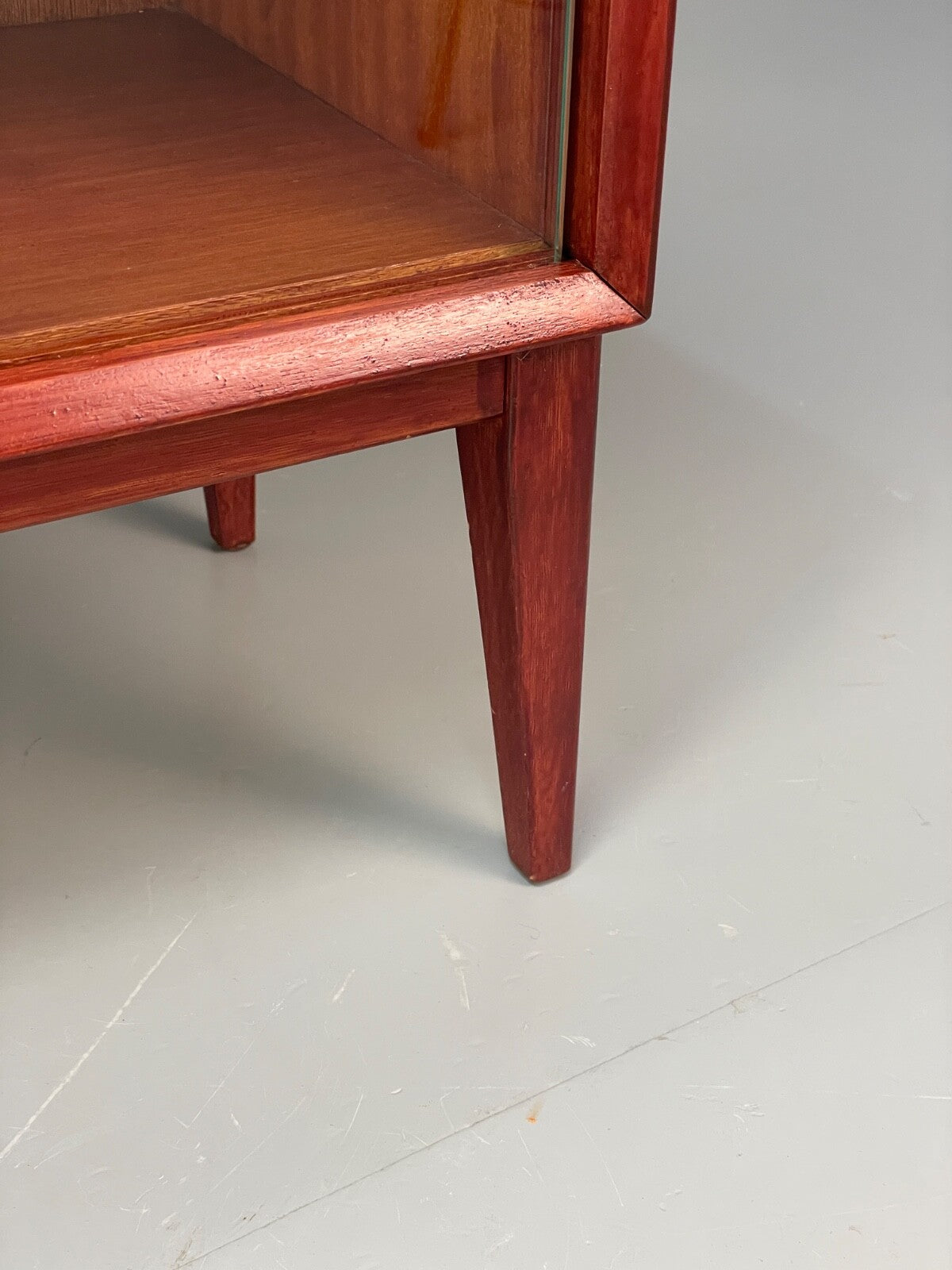 Vintage 1960s Oak Bookcase Red Stained Glazed Front Adjustable Shelf EB9763 MWOO - UKDK FURNITURE