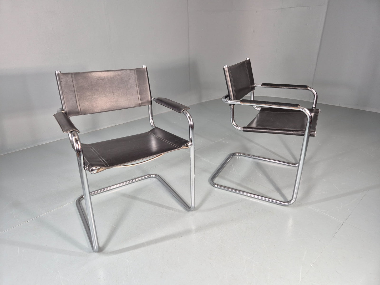 2 Leather and Chrome Elbow Chair Bauhaus Style Vintage 1980s Retro EB11214 MNOR16