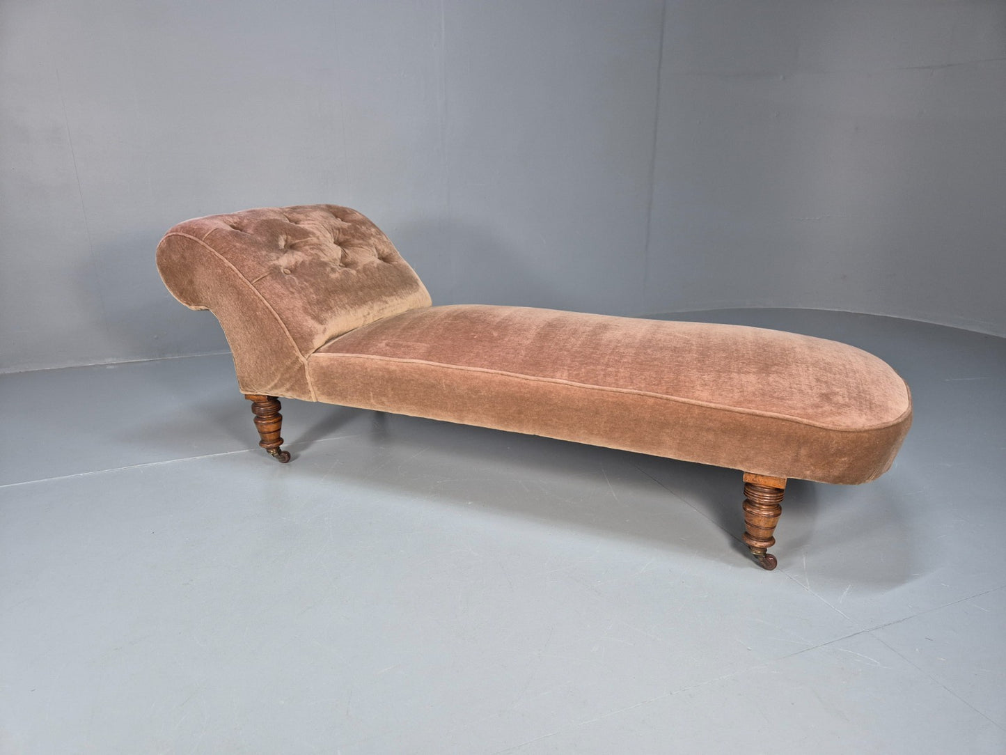 Antique Chaise Lounge Edwardian Peach Velour Turned Oak Legs 1900s EB10705 VCHA5