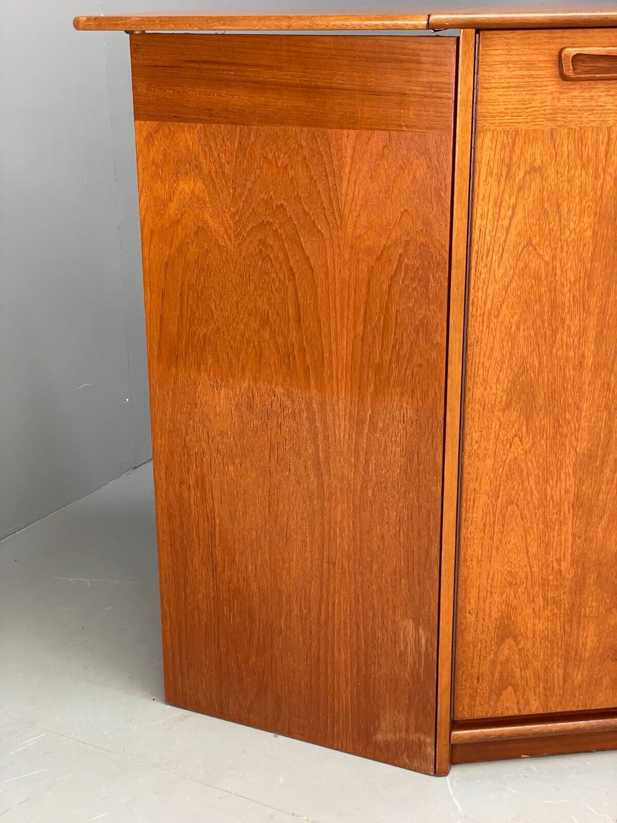 Vintage Teak Extending Home Drinks Bar By Reeds Furniture Shelving EB9119 MWOO - UKDK FURNITURE