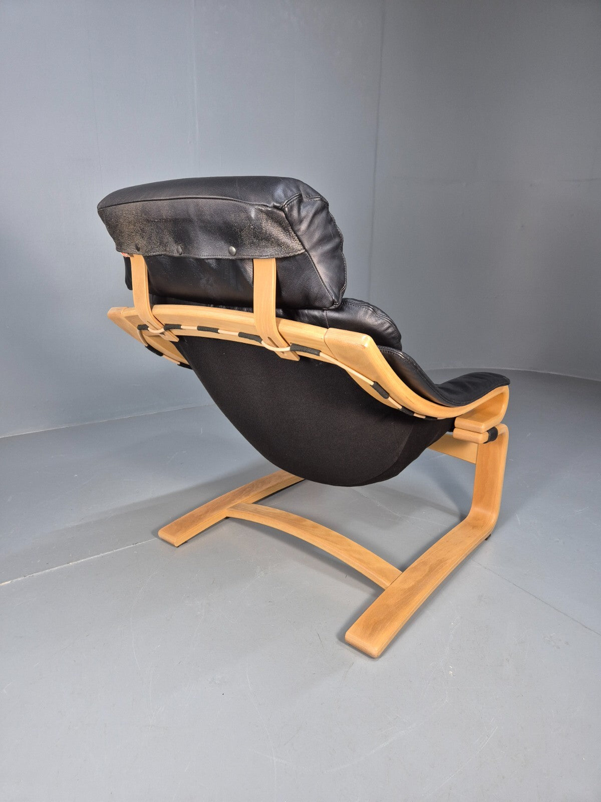 Vintage Skippers Apollo Chair Black Leather Bentwood Frame 1980s MCM EB9292 MBEN - UKDK FURNITURE