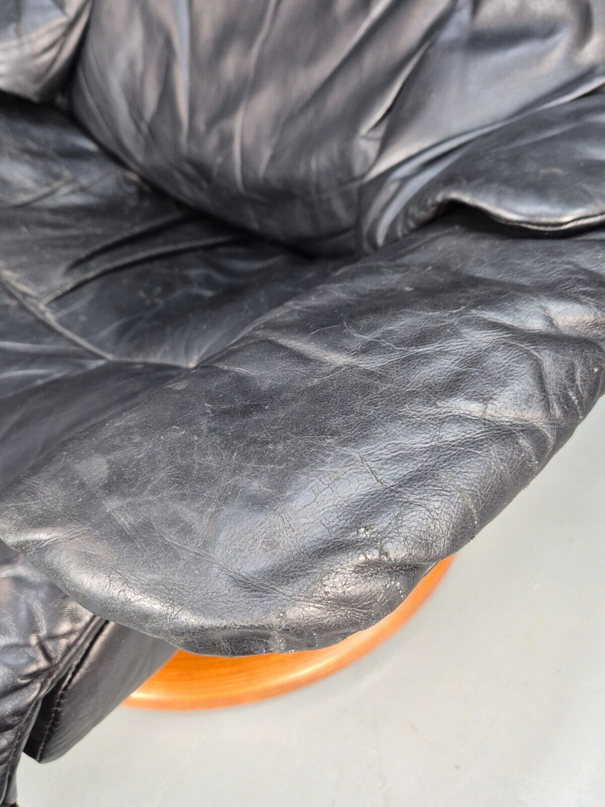 Vintage Norwegian Swivel Lounge Chair Black Leather Stressless Retro EB8490 MSWI - UKDK FURNITURE