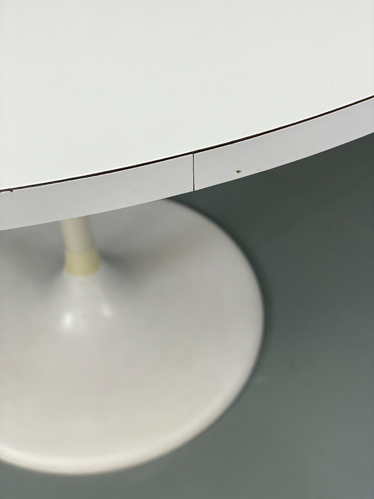 Vintage Round Formica Table White Tulip Base 1960s Retro Kitchen EB11543 MWOO13