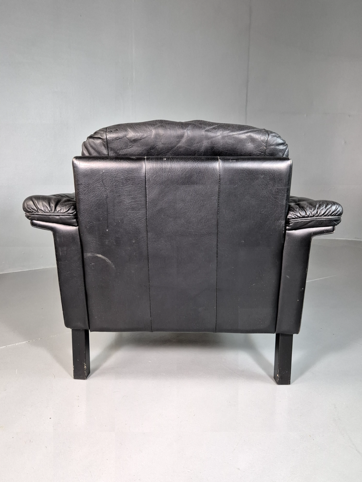 Vintage Danish Lounge Chair Black Leather Buttoned Retro MCM 1980s EB7081 MNOR - UKDK FURNITURE