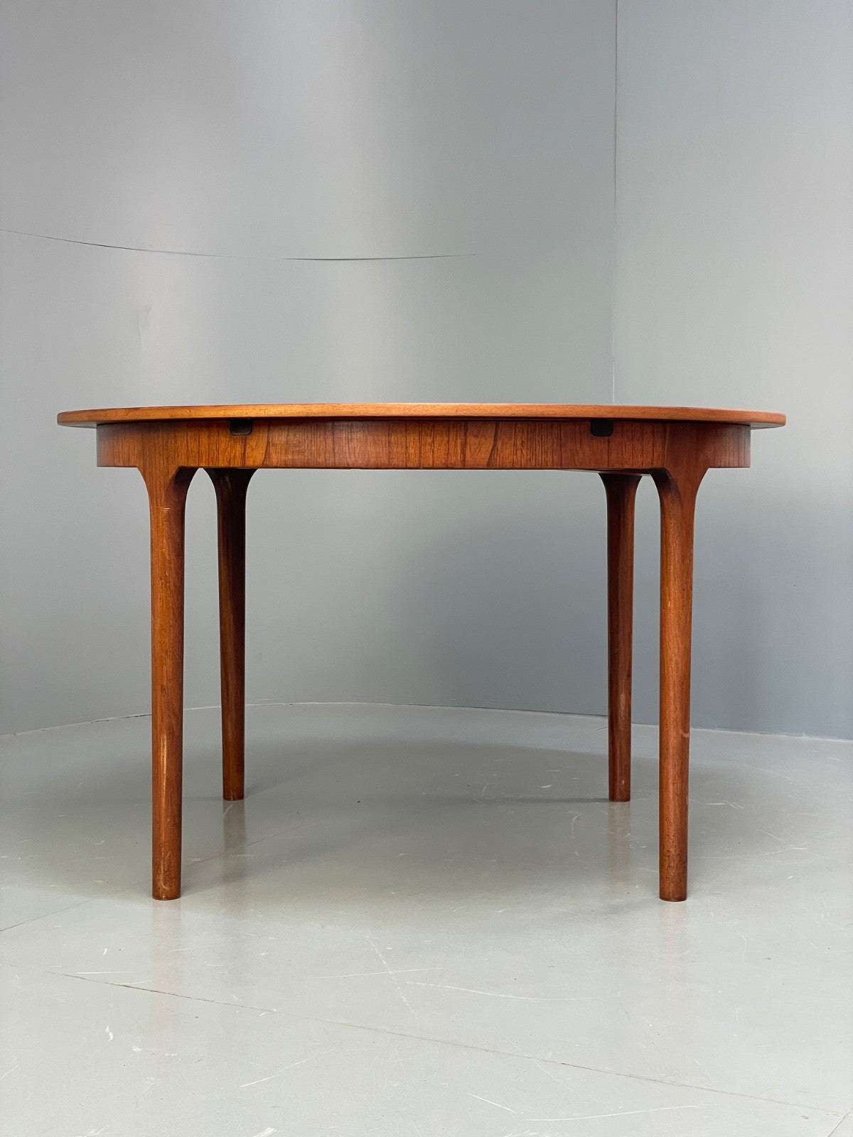 Vintage McIntosh Dining Table Round Extending 1960s Mid Century EB9773 MWOO - UKDK FURNITURE